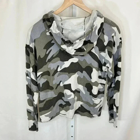 Chaser Size Medium Camouflage Gray White Hoodie Sweatshirt - Picture 3 of 9